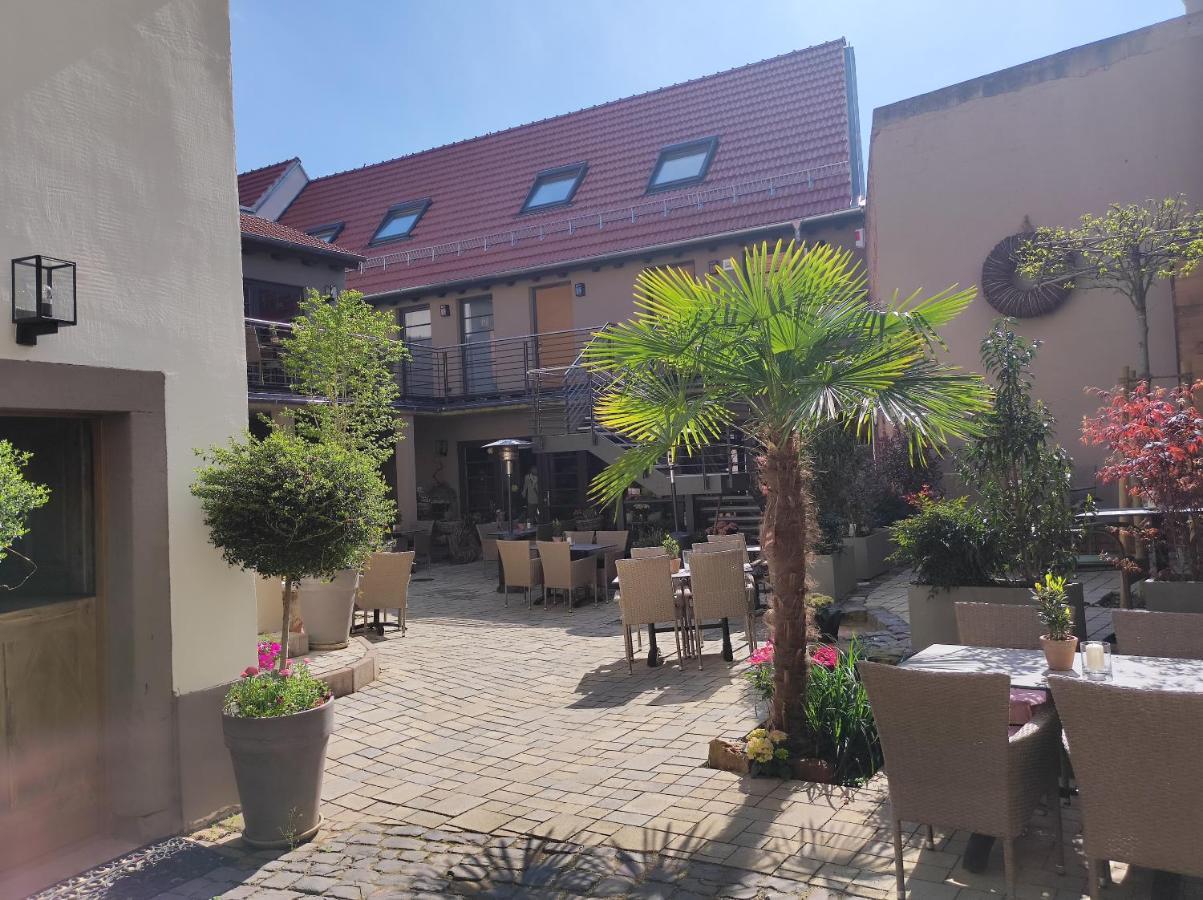 Hofgarten Rosa Ilbesheim bei Landau in der Pfalz Bagian luar foto